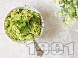 Вегетарианска нисковъглехидратна разядка с тофу, грах и авокадо - снимка на рецептата